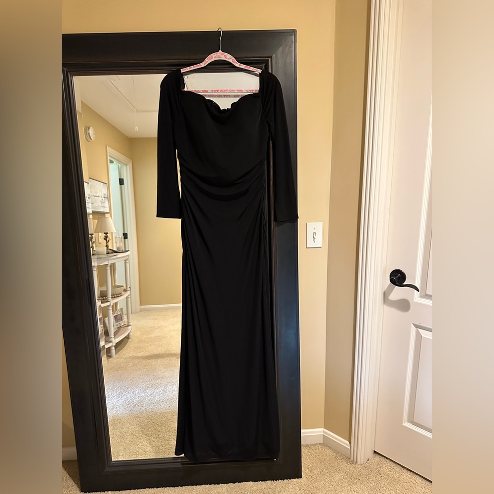 La Femme Classic Black Long Sleeve Dress
